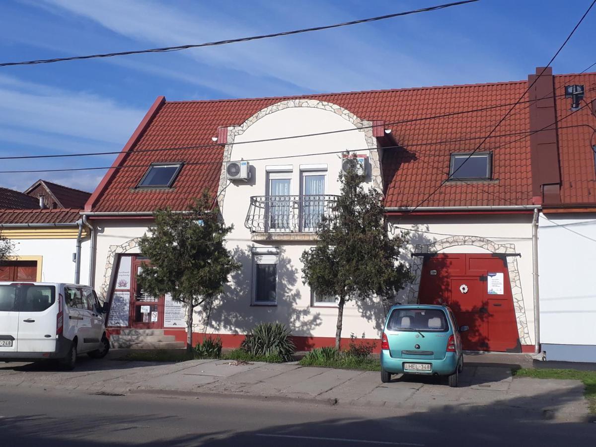 Agria Wellness Guesthouse Eger Exterior foto